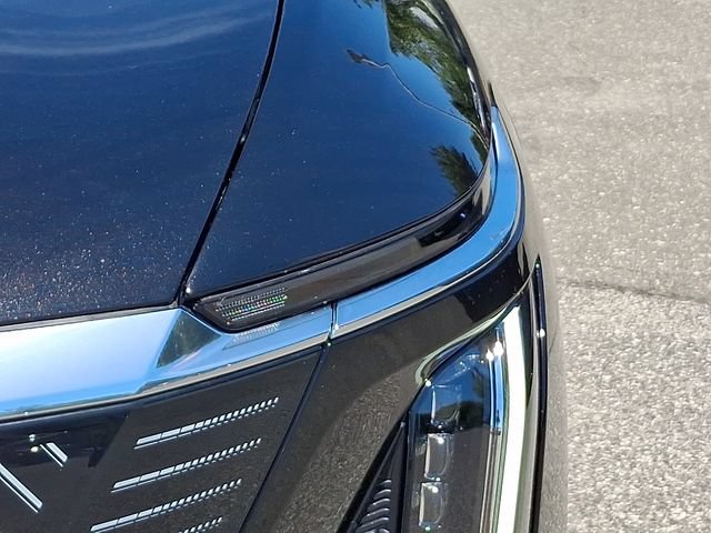 Certified 2026 Cadillac Vistiq Luxury AWD/4WD image 7