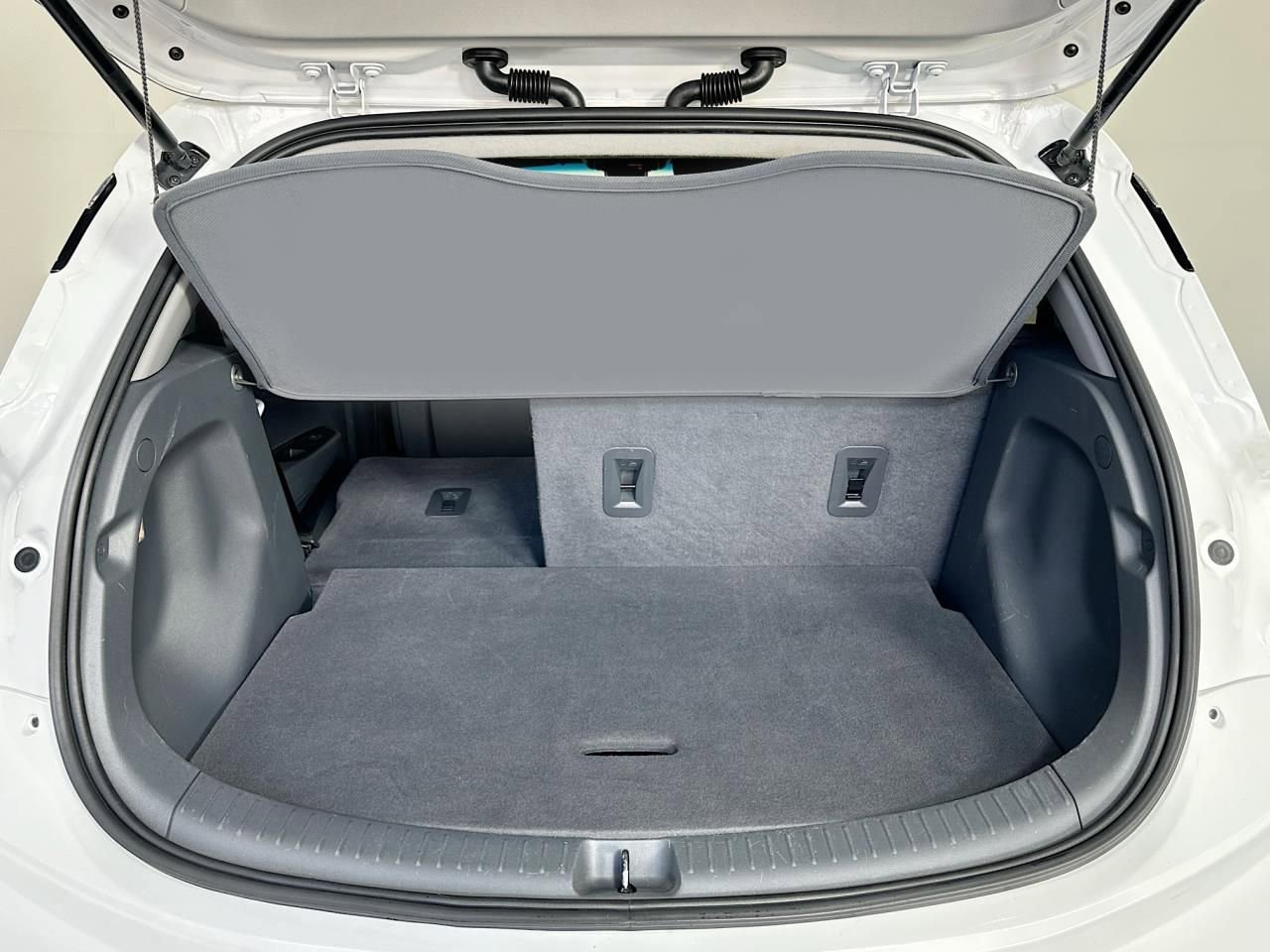 Used 2017 Chevrolet Bolt Premier image 40