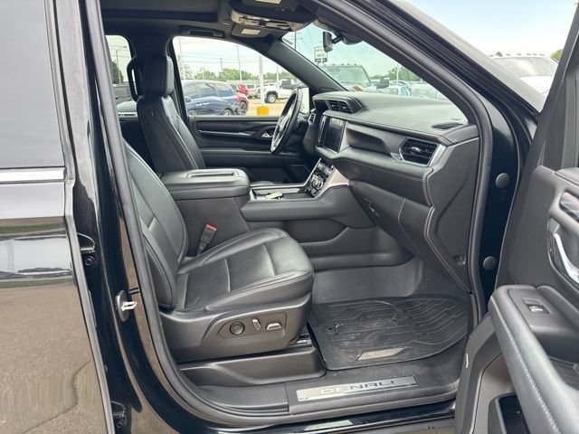 Used 2022 GMC Yukon XL Denali AWD/4WD image 29