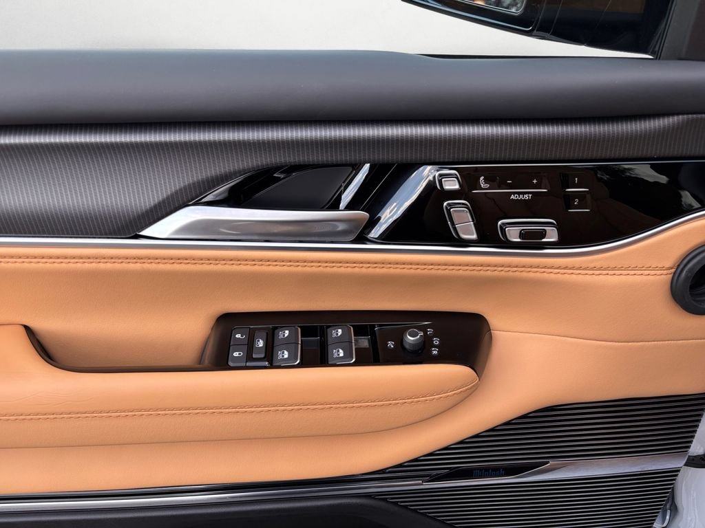 New 2026 Jeep Grand Wagoneer L Summit AWD/4WD image 23