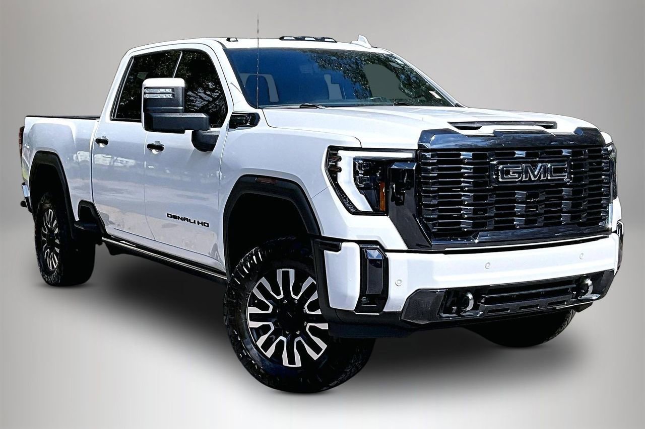 Used 2024 GMC Sierra 2500 Denali Ultimate image 2