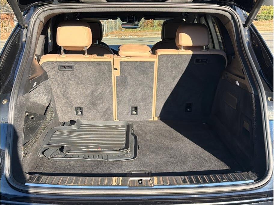 Used 2020 Porsche Cayenne S image 12