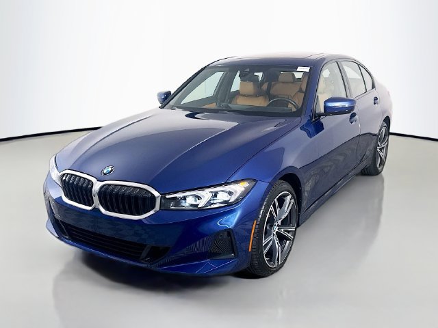 Used 2023 BMW 330i Sedan w/ Parking Assistance Package RWD image 4