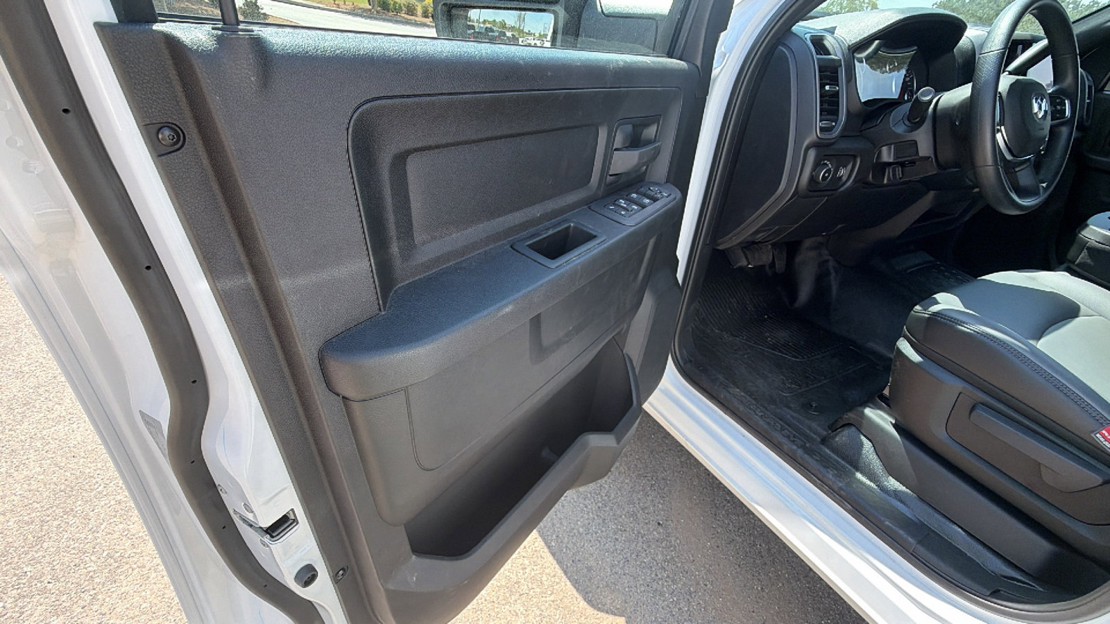 New 2026 RAM 5500 Tradesman w/ Chrome Appearance Group AWD/4WD image 15