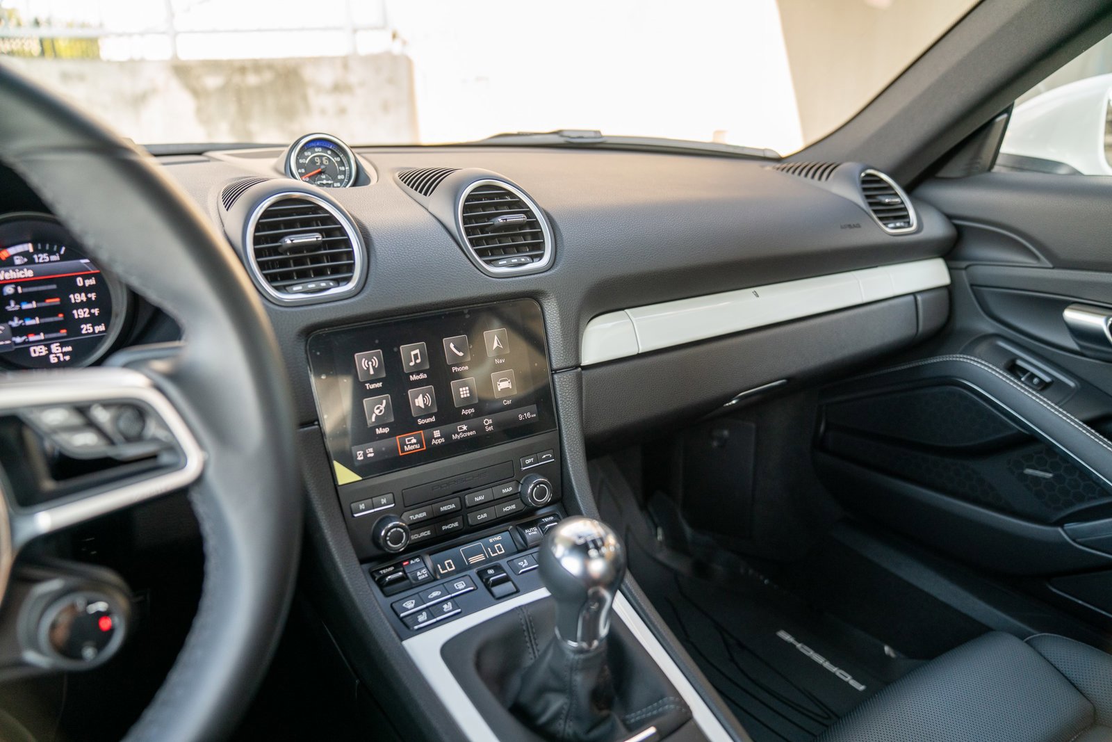 Used 2025 Porsche 718 Cayman image 15