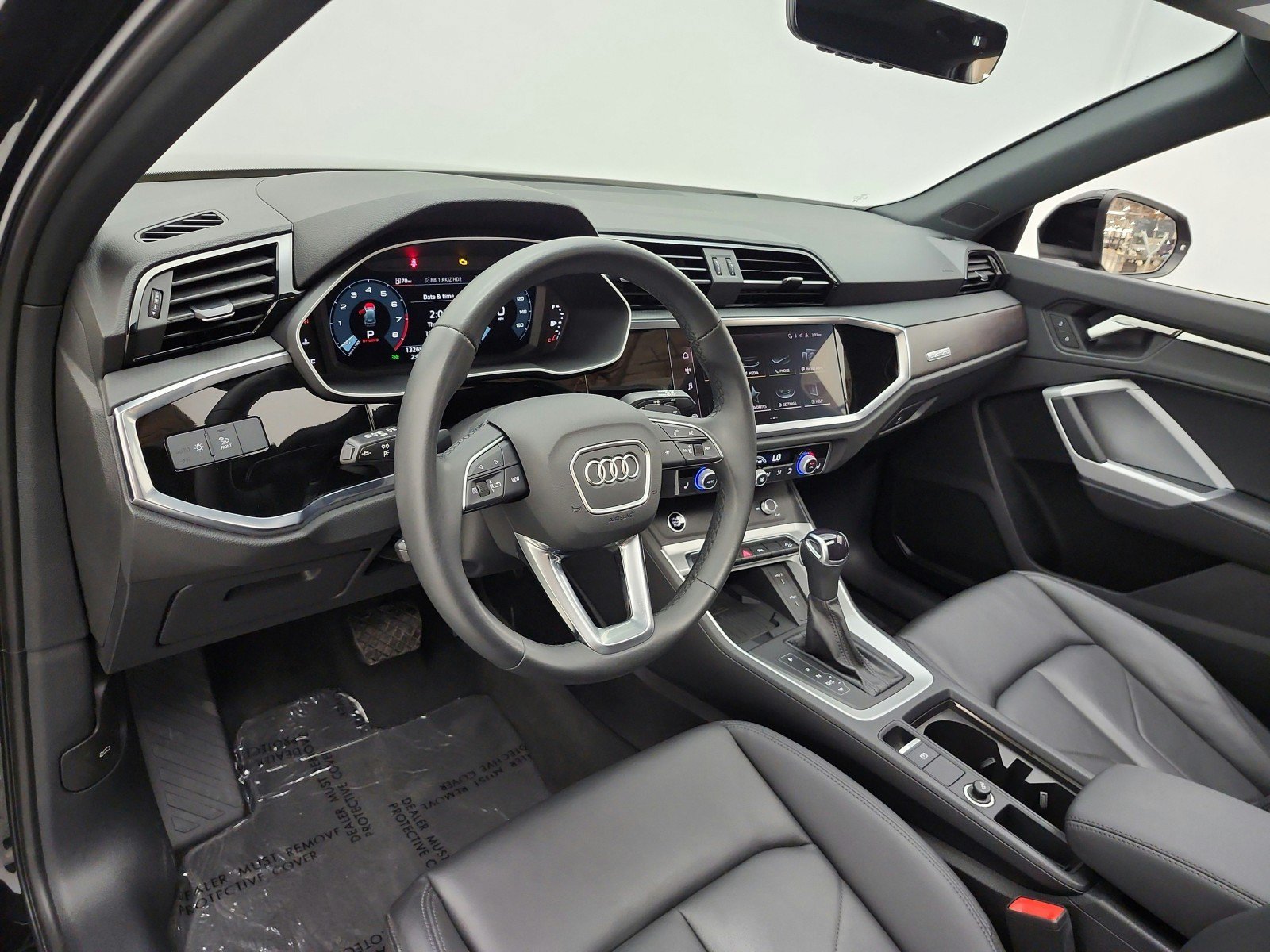 Used 2024 Audi Q3 2.0T Premium w/ Convenience Package AWD/4WD image 9
