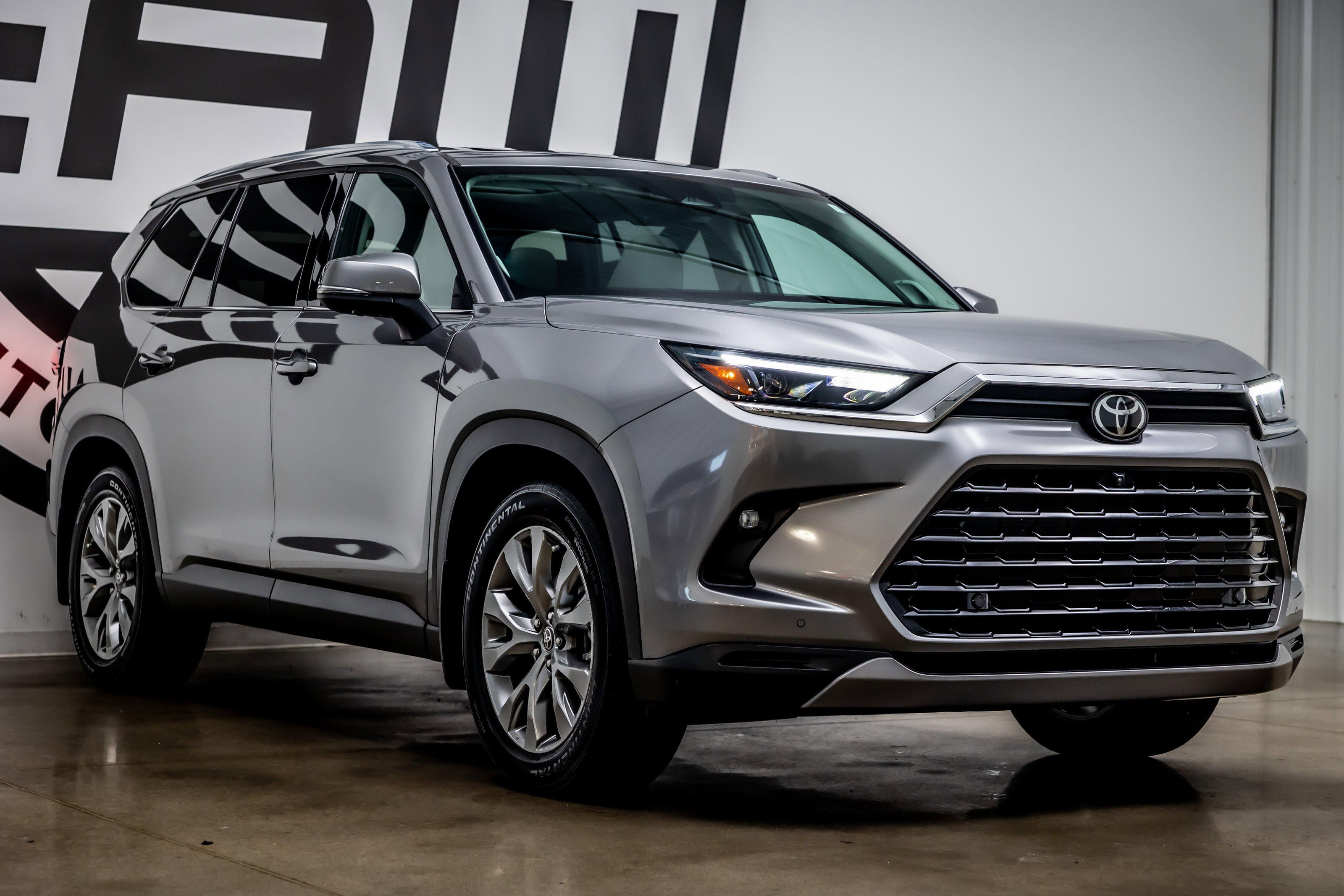 Used 2025 Toyota Grand Highlander FWD image 25