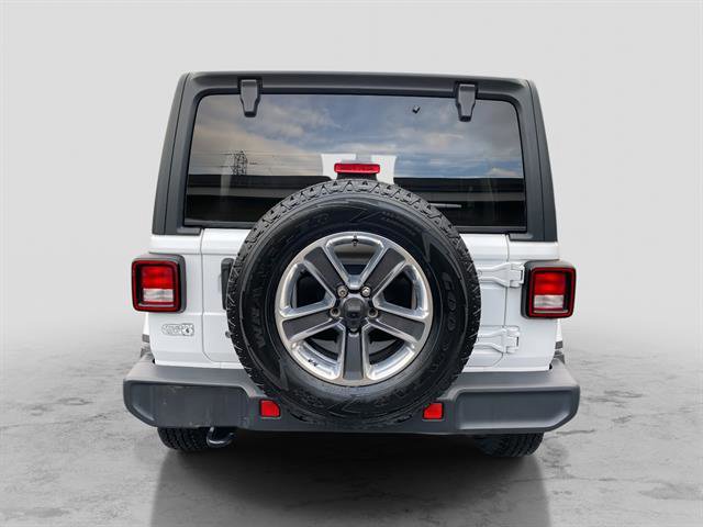 Used 2018 Jeep Wrangler Unlimited Sahara image 4