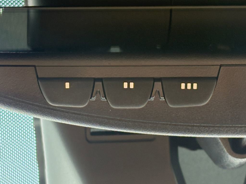 Used 2024 Hyundai Santa Fe Limited image 31