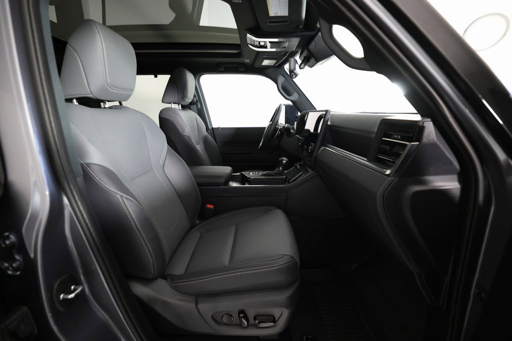 Used 2025 Lexus GX 550 image 10