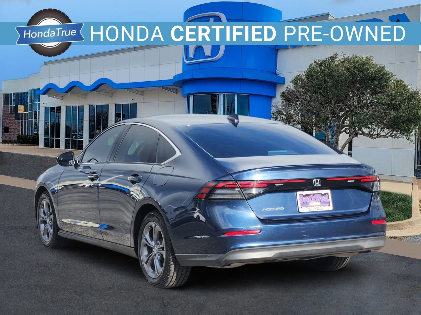 Used 2024 Honda Accord EX image 4