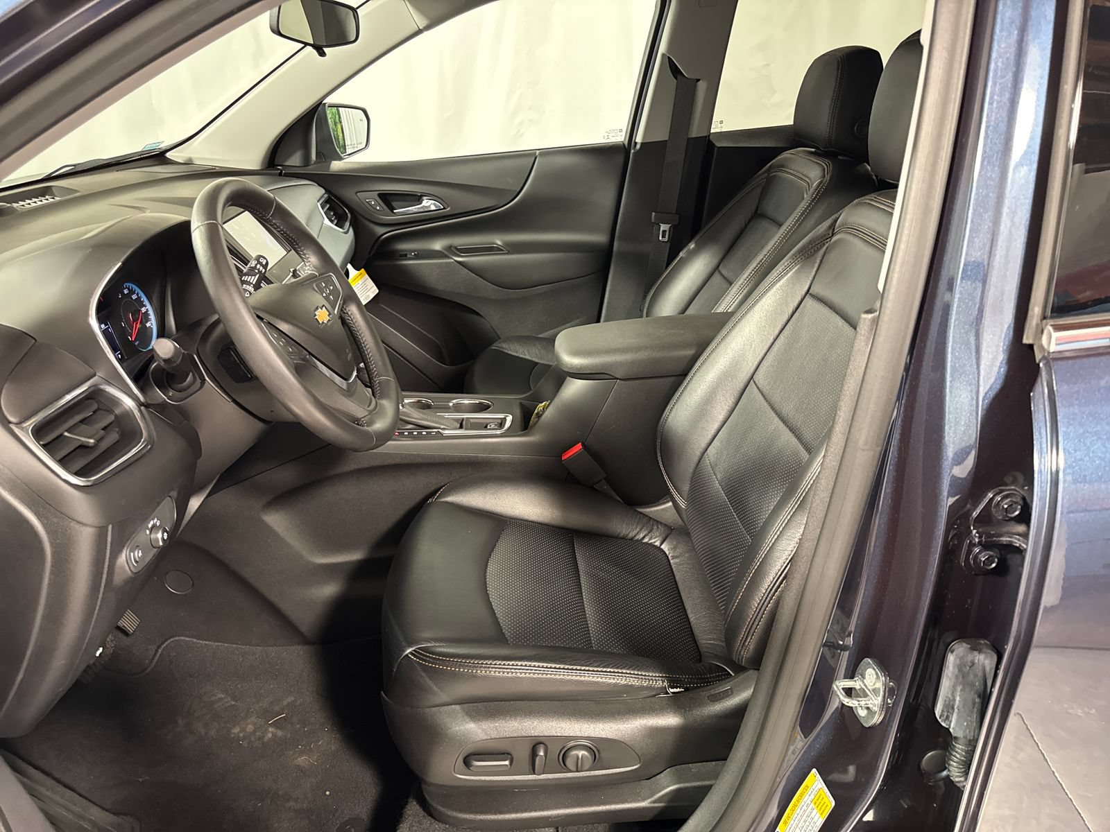 Used 2018 Chevrolet Equinox LT AWD/4WD image 3
