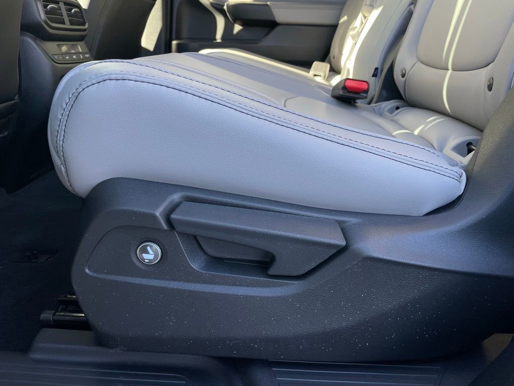 Used 2025 Honda Pilot EX-L image 40