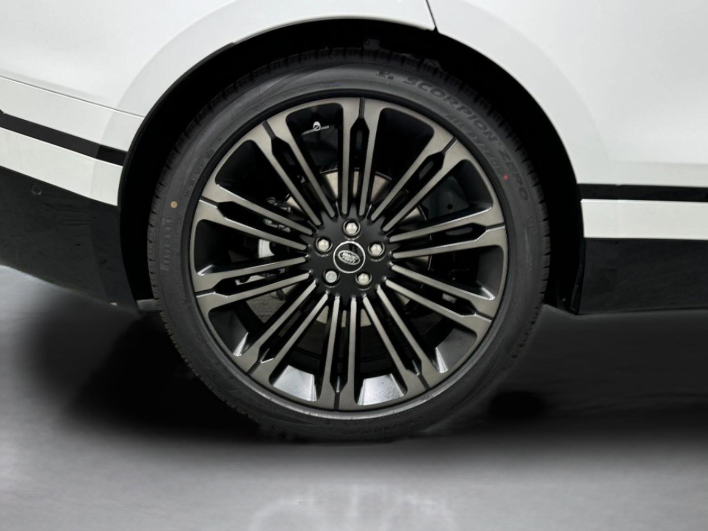 Used 2026 Land Rover Range Rover Velar Dynamic SE image 30