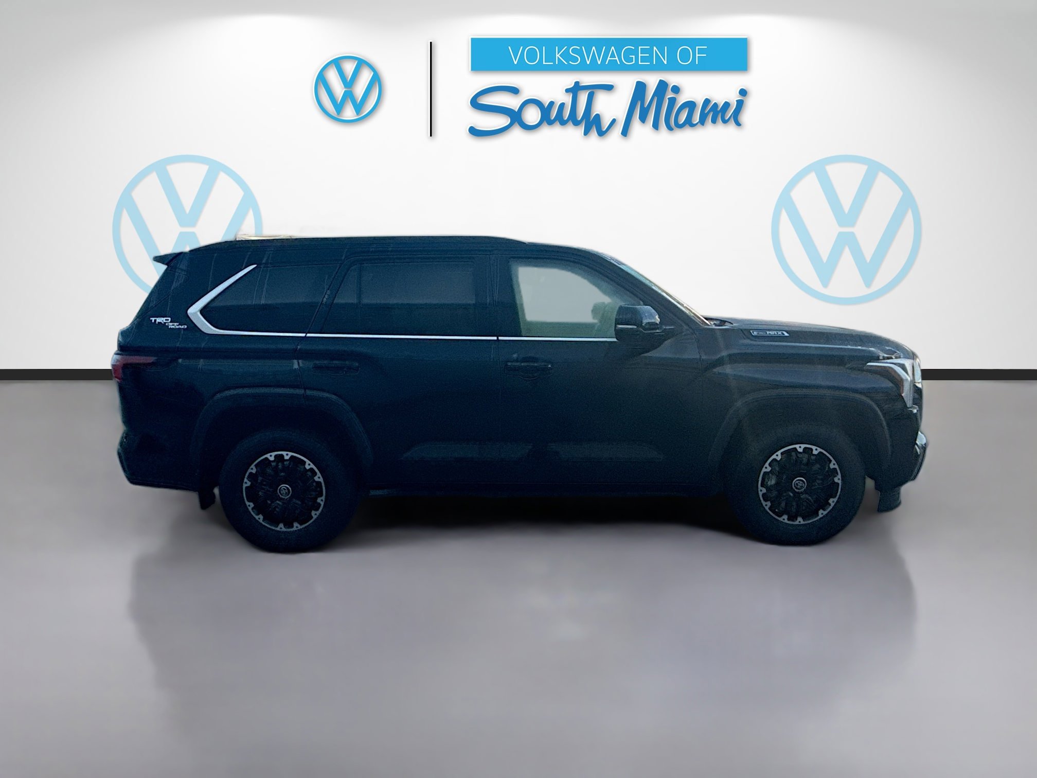 Used 2024 Toyota Sequoia SR5 w/ SR5 Premium Package image 8