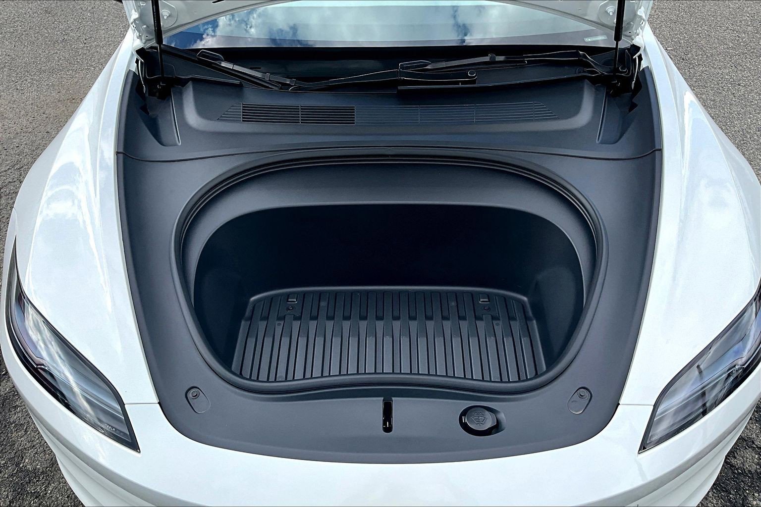 Used 2025 Tesla Model 3 Long Range RWD image 9