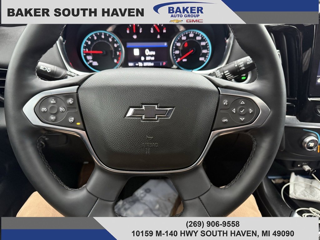 Used 2023 Chevrolet Traverse RS image 11