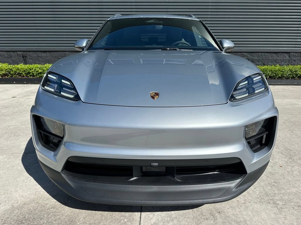 Used 2026 Porsche Macan Electric RWD image 8