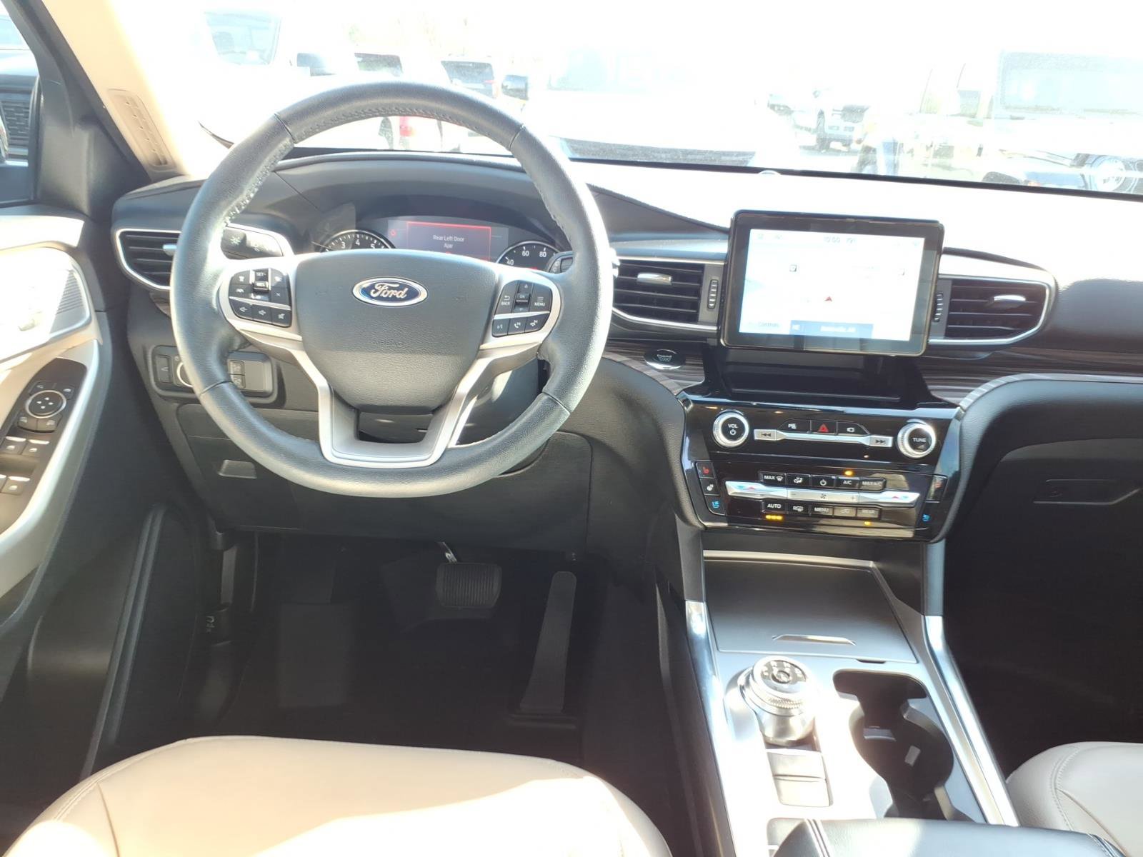 Used 2022 Ford Explorer Limited w/ Equipment Group 301A image 10