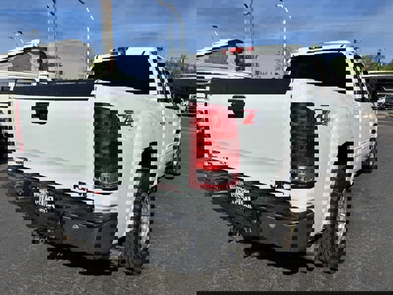 Used 2012 GMC Sierra 1500 SLT w/ SLT Convenience Package image 3