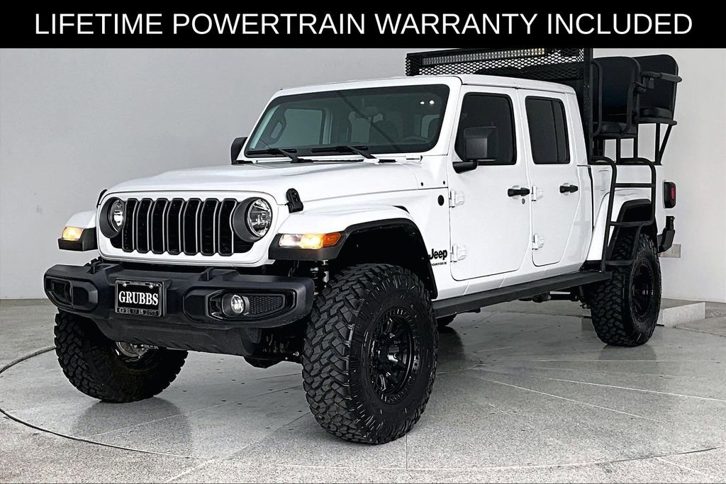 Used 2025 Jeep Gladiator Sport image 14