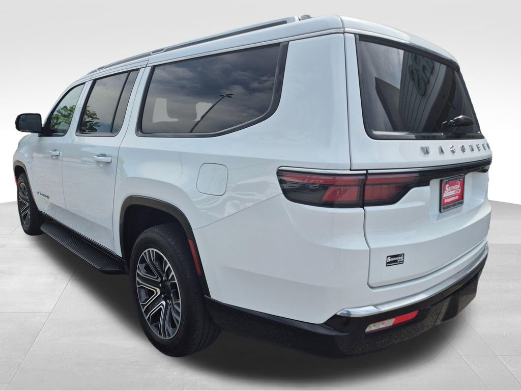 Used 2024 Jeep Wagoneer L Series II w/ Flexible Seating Group image 4