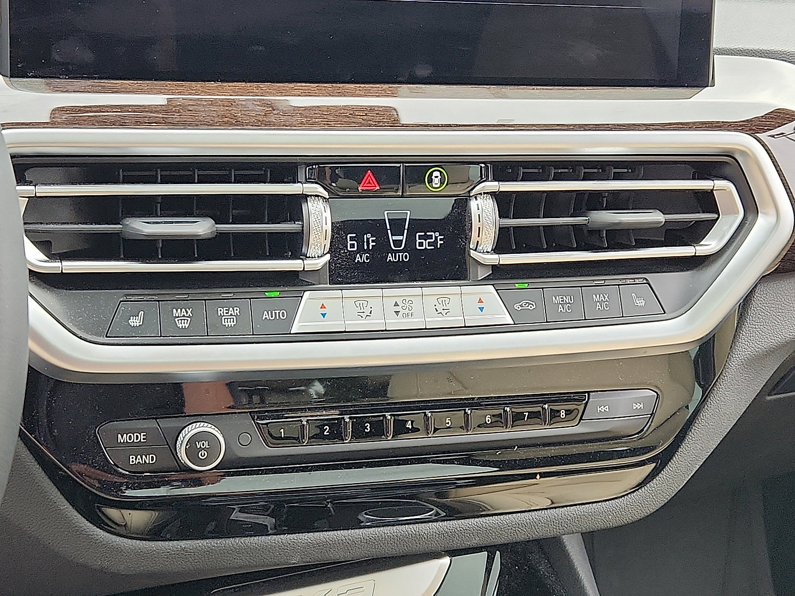 Used 2024 BMW X3 xDrive30i w/ Premium Package image 16