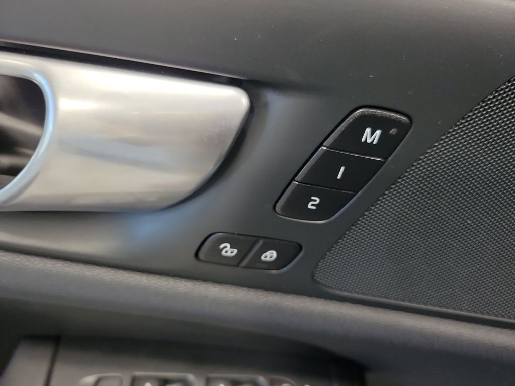 Used 2024 Volvo S60 B5 Core image 21