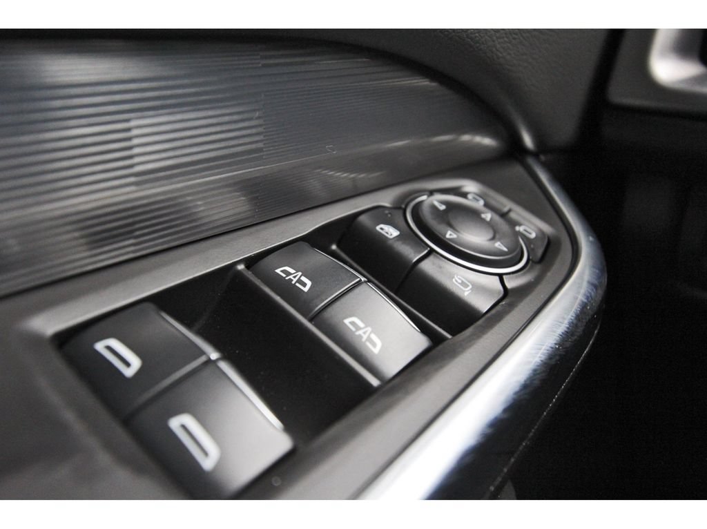 Used 2025 Cadillac XT4 Premium Luxury FWD image 19