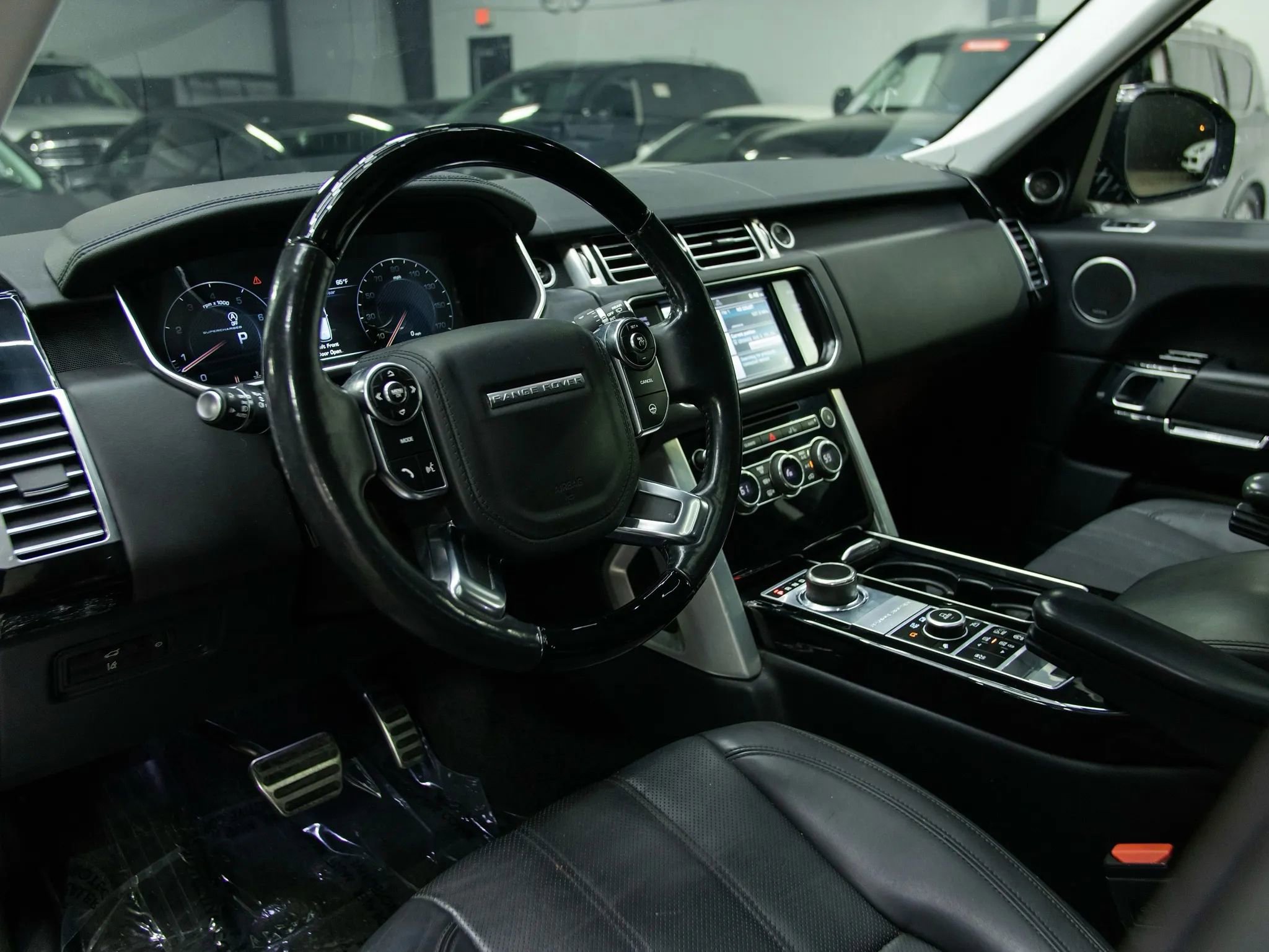 Used 2015 Land Rover Range Rover Supercharged image 20