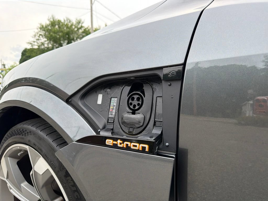 Used 2023 Audi e-tron S Prestige AWD/4WD image 12