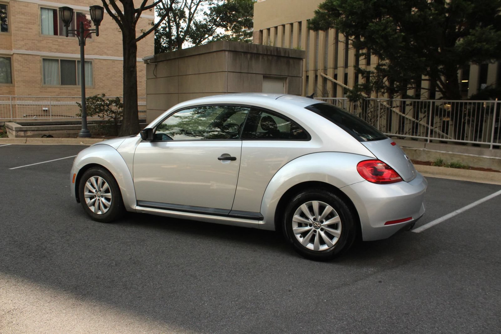 Used 2014 Volkswagen Beetle 1.8T FWD image 9