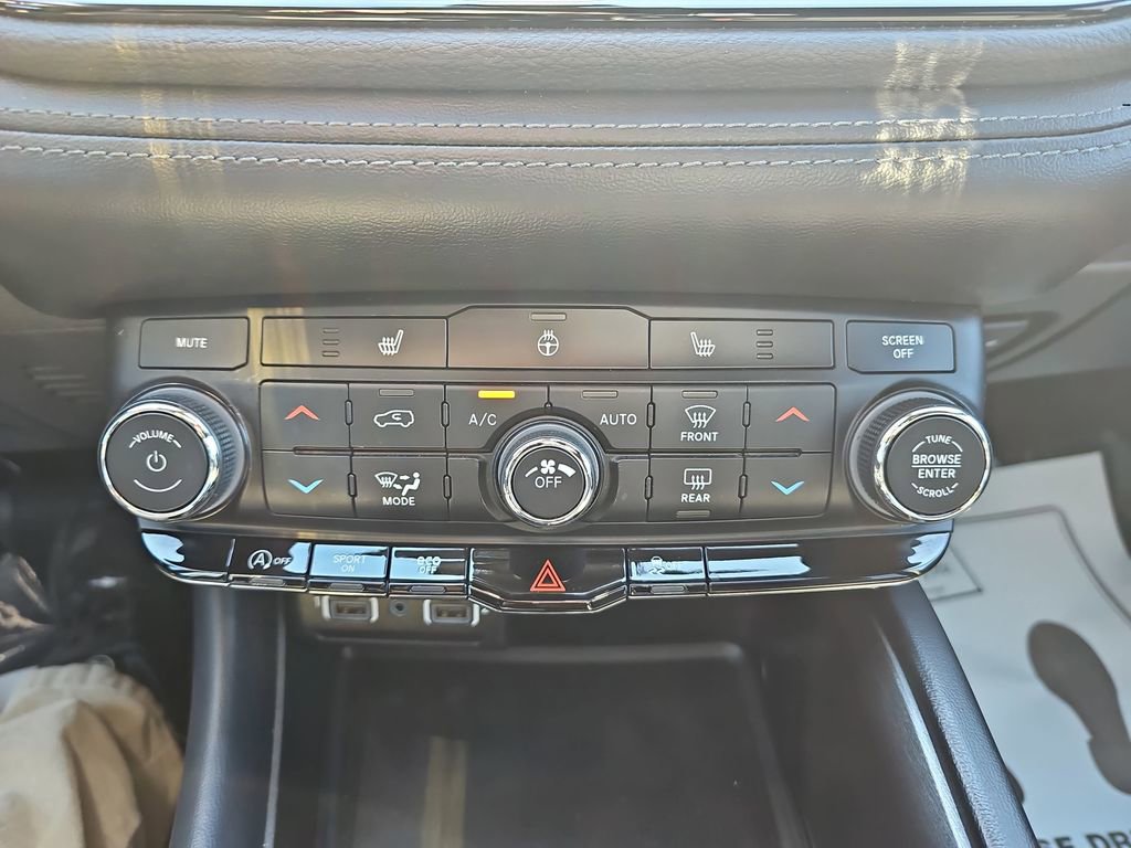 Used 2023 Dodge Durango SXT image 26