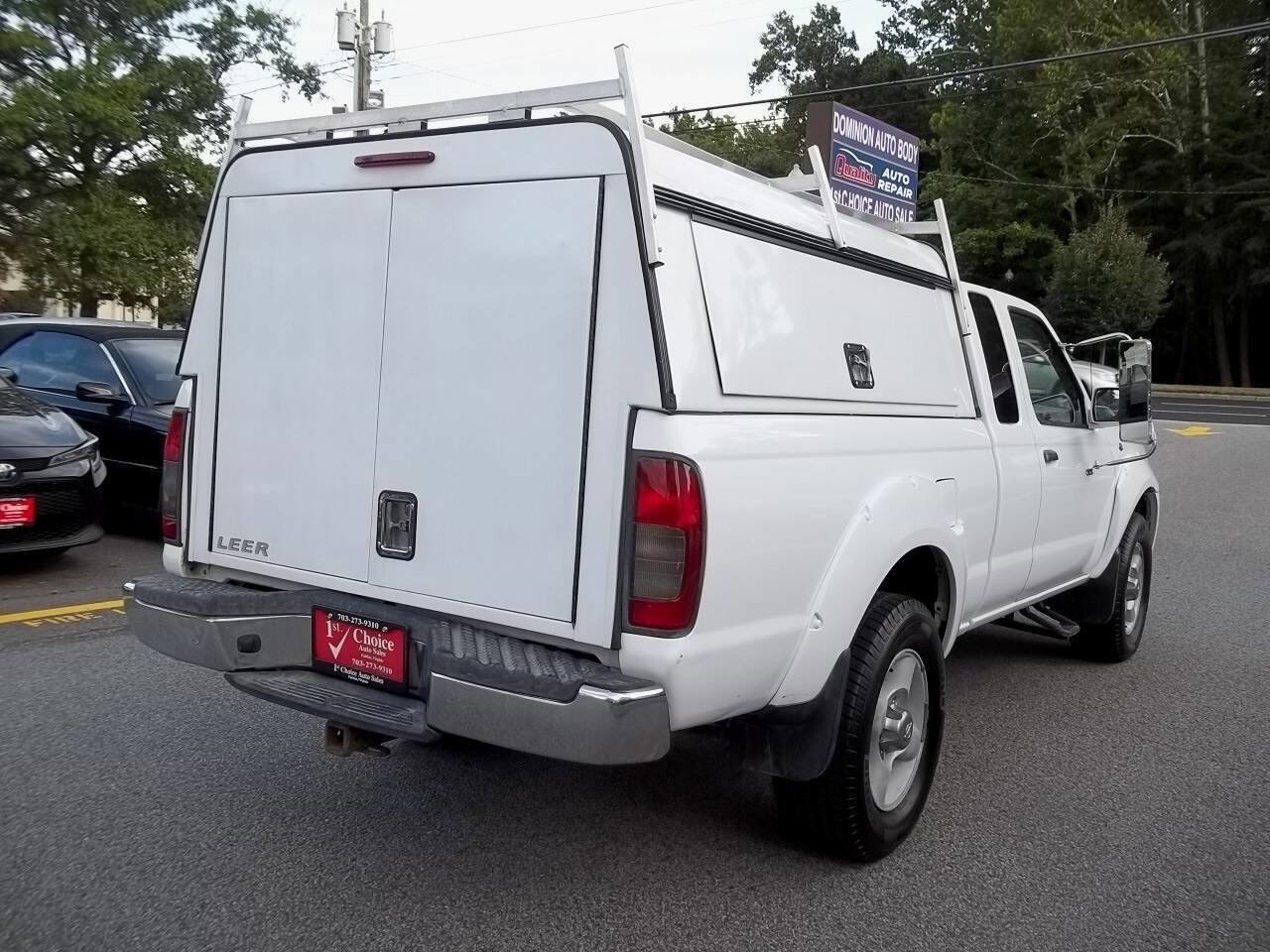 Used 2001 Nissan Frontier SE Desert Runner image 3