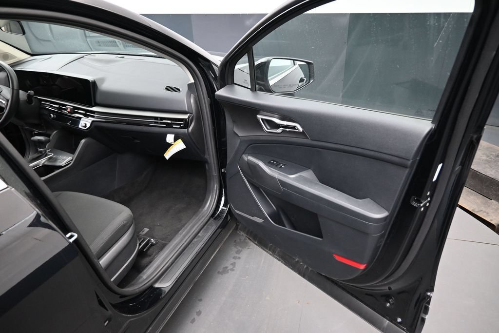 New 2026 Kia Sportage LX FWD image 9