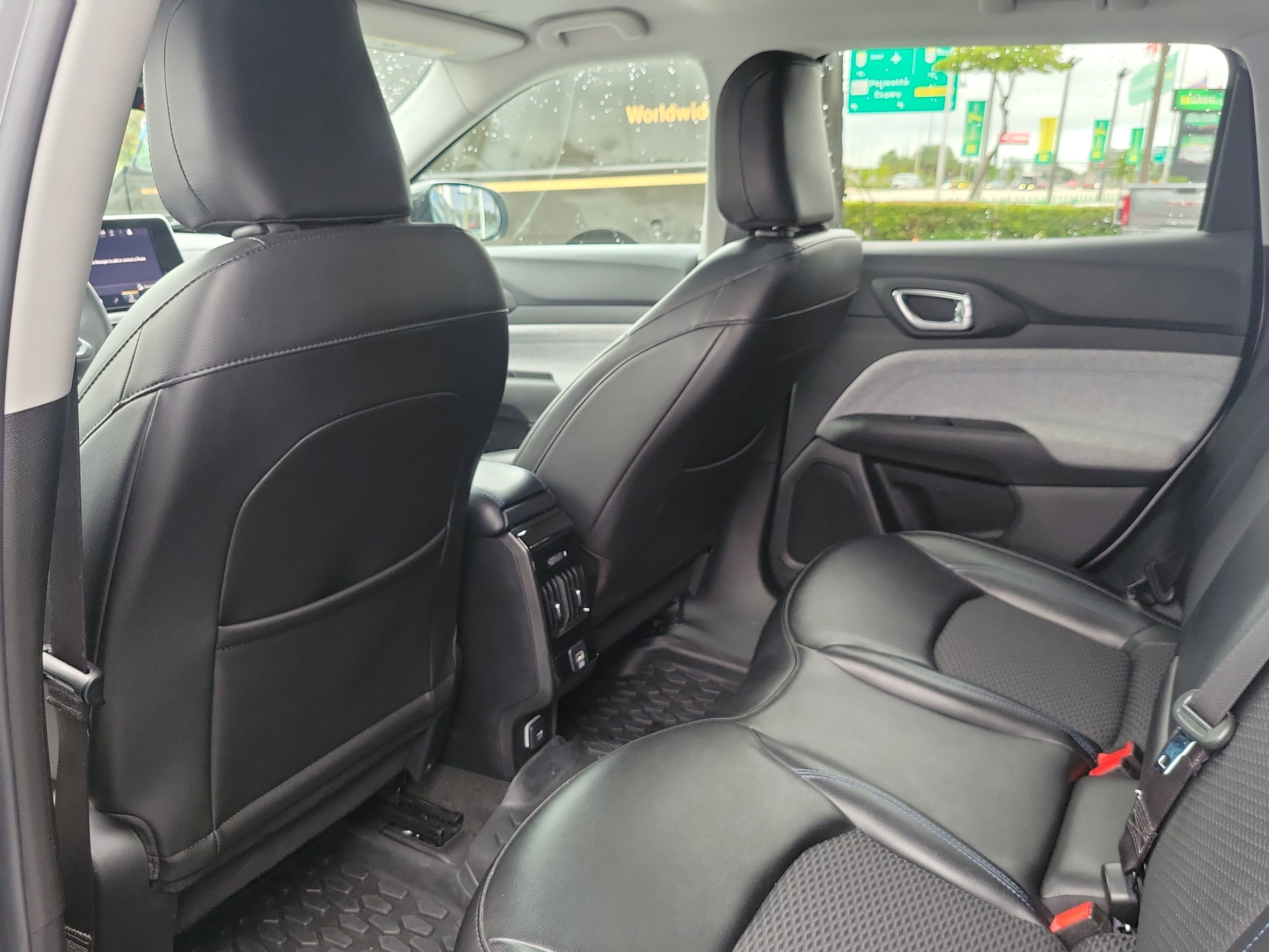 Used 2022 Jeep Compass Latitude image 13