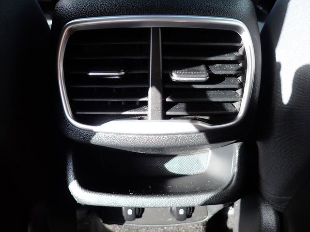 Used 2020 Hyundai Santa Fe SE image 18