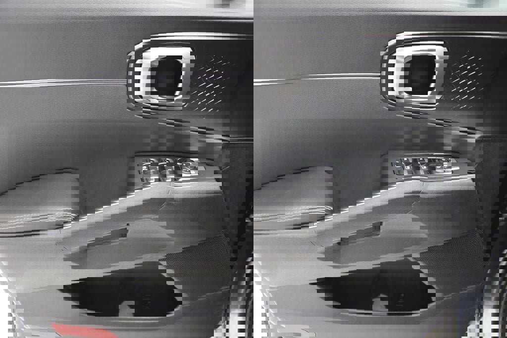 Used 2024 Kia Sorento S image 16