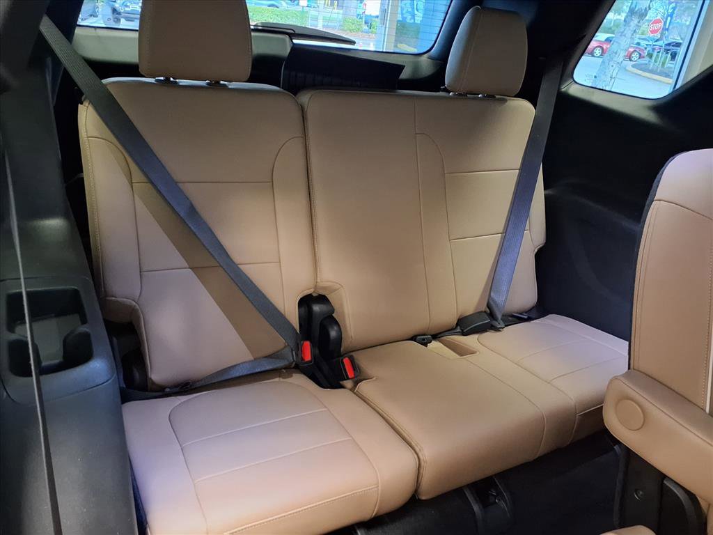 Used 2023 Chevrolet Traverse Premier image 15