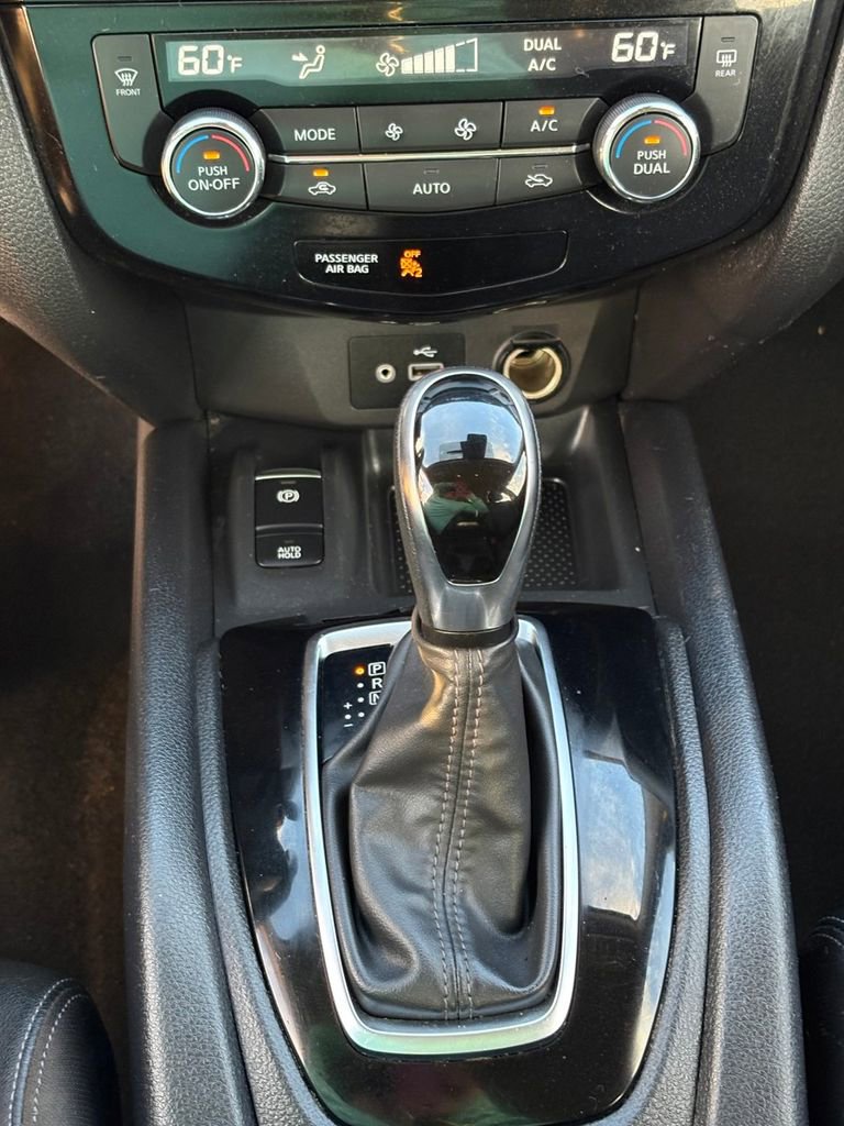 Used 2021 Nissan Rogue Sport SV w/ Technology Package FWD image 29
