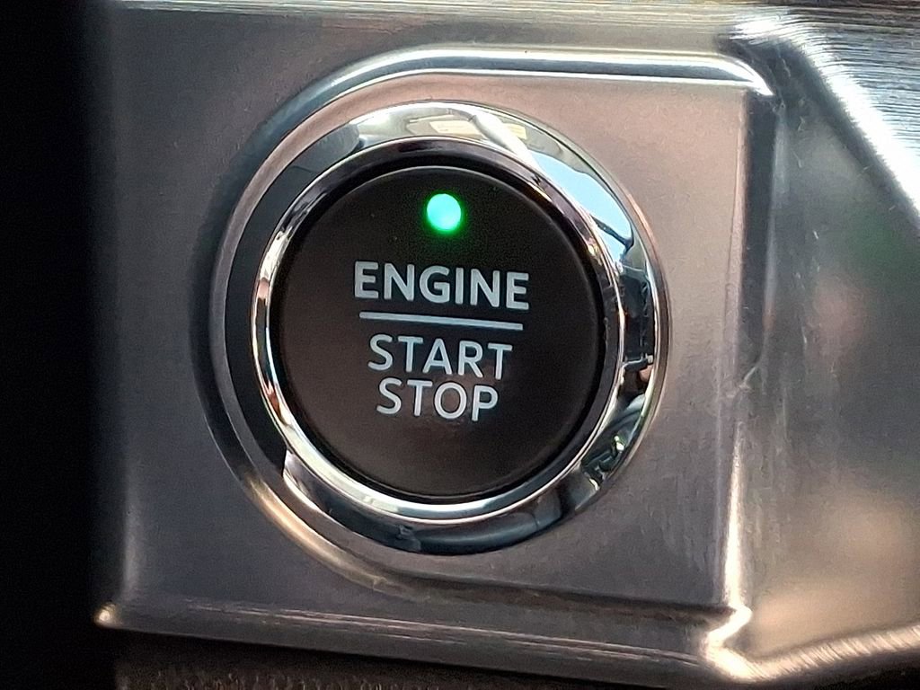 Certified 2022 Ford F150 Lariat w/ Equipment Group 502A High image 28