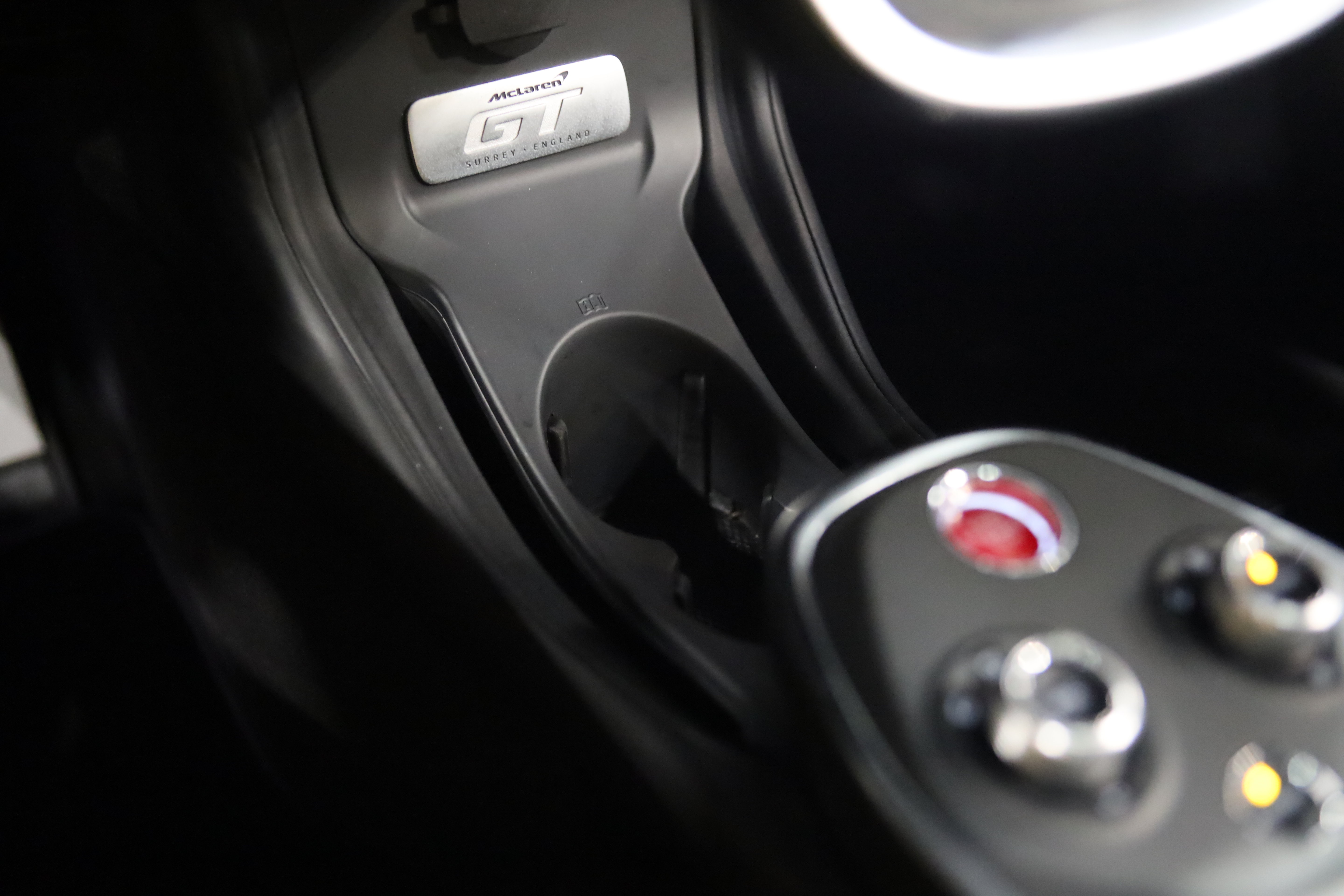 Used 2023 McLaren GT RWD image 31