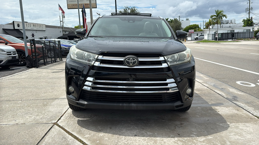 Used 2018 Toyota Highlander Limited Platinum AWD/4WD image 16
