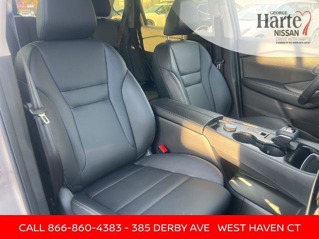 Certified 2025 Nissan Rogue SL image 14