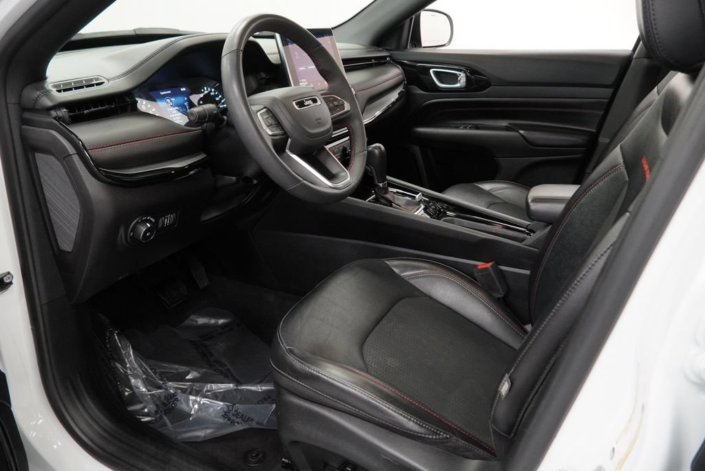 Used 2023 Jeep Compass Trailhawk w/ Sun and Sound Group AWD/4WD image 18