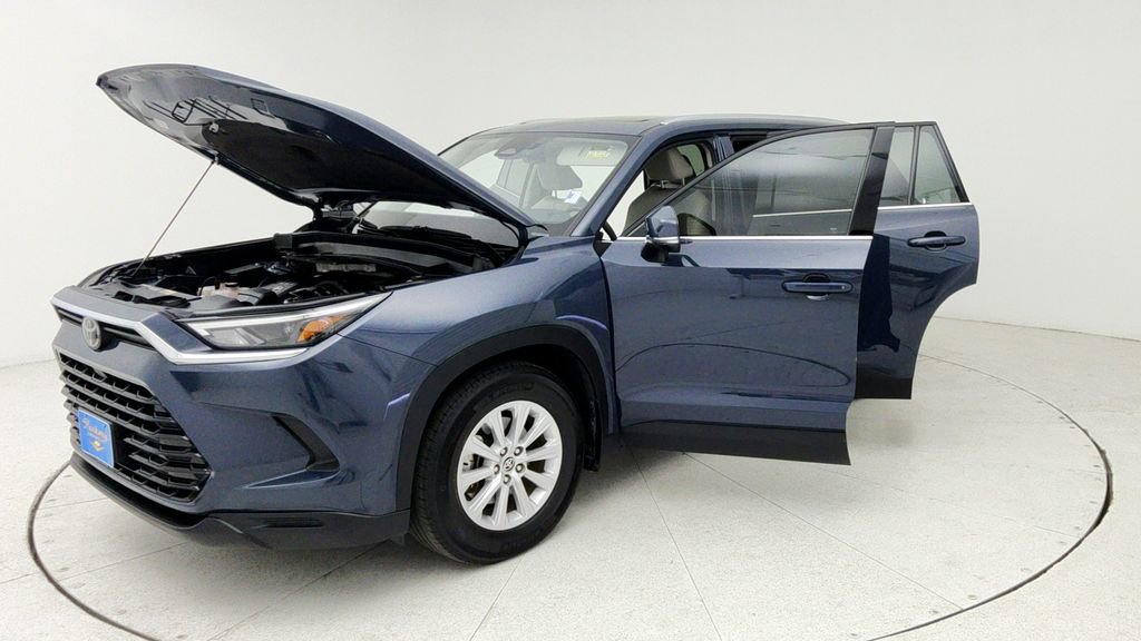 Used 2024 Toyota Grand Highlander XLE image 11