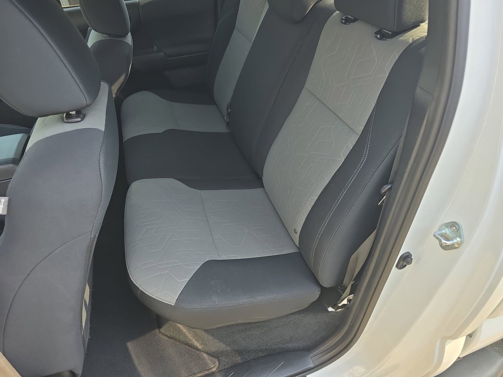 Used 2021 Toyota Tacoma TRD Sport w/ Technology Package image 17