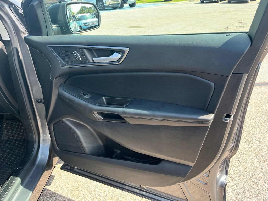 Used 2022 Ford Edge SE AWD/4WD image 9