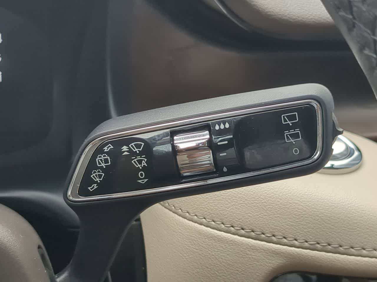 Used 2023 Lincoln Aviator Reserve w/ Equipment Group 201A RWD image 27