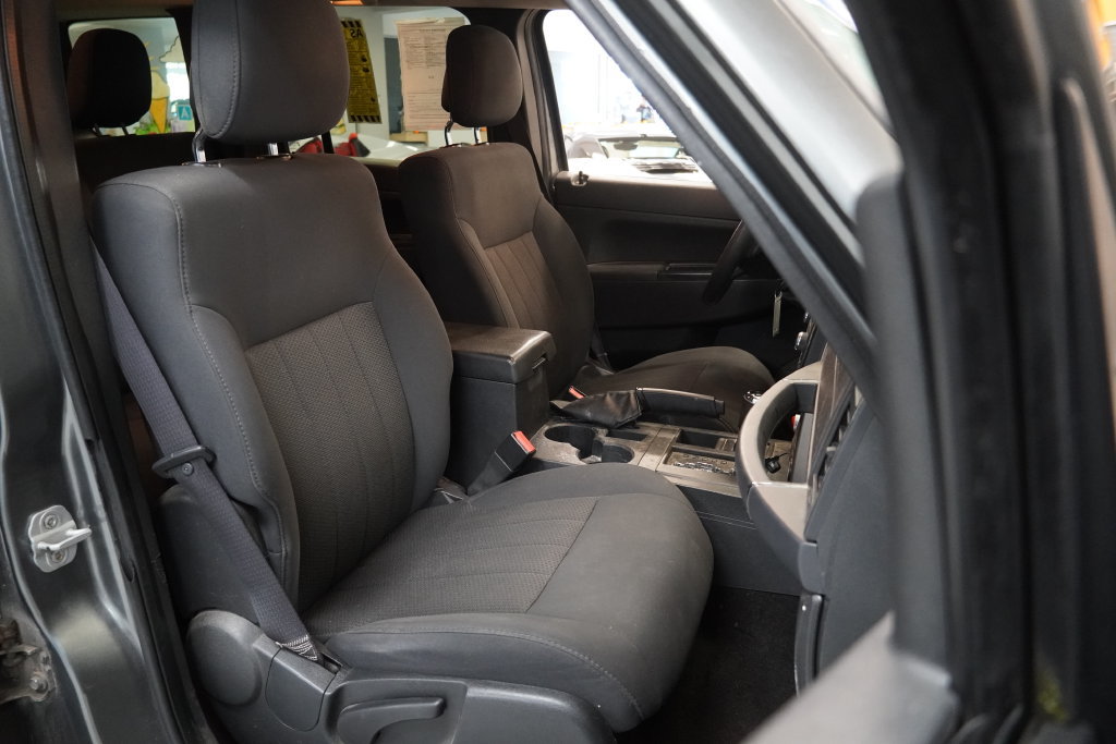 Used 2012 Jeep Liberty Sport AWD/4WD image 33